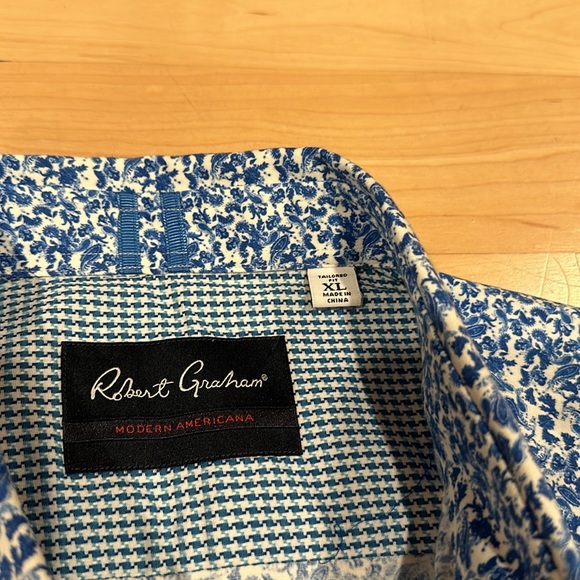 Robert Graham Tailored Fit Short Sleeve Button Down Shirt - Picture 2 of 7